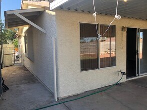 Building Photo - Showings Available NOW