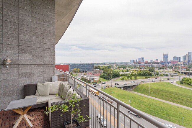 Building Photo - 2115 Yeaman Pl