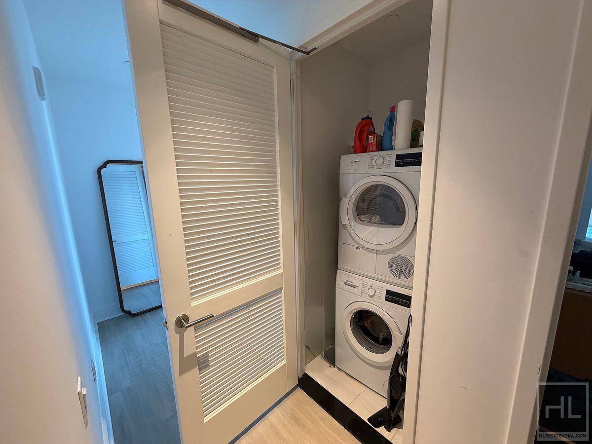 Building Photo - FLEET PLACE