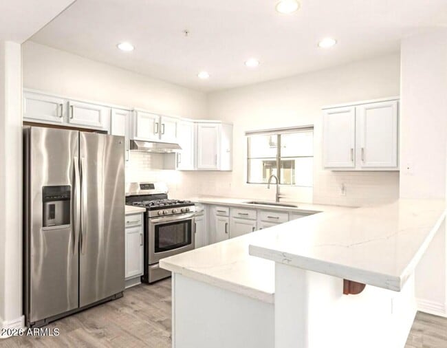 Building Photo - 5450 E Deer Valley Dr