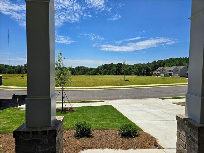 Building Photo - 7325 Yewtree Dr