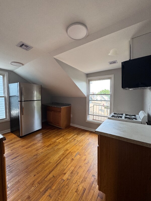 Building Photo - 224 S 7th St