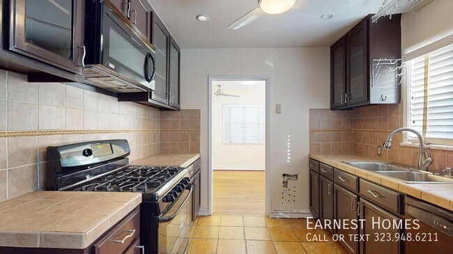 Building Photo - 6641 Murietta Ave