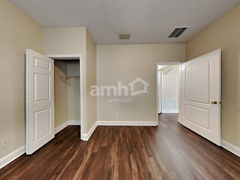 Building Photo - 2510 Victoria Point Dr