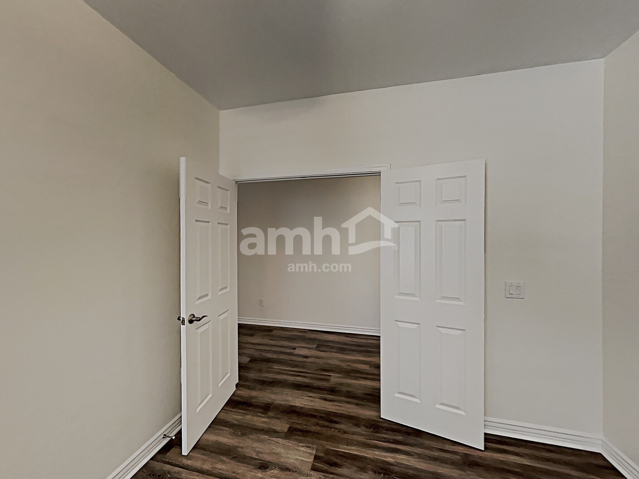 Building Photo - 9081 Blue Saguaro St
