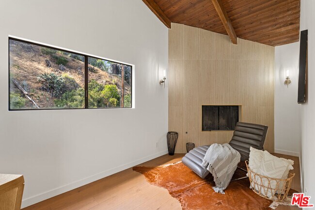 Building Photo - 8506 Oak Ct