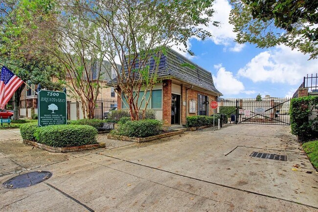 Building Photo - 2475 Underwood St
