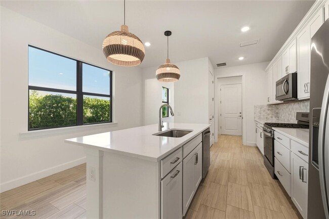 Building Photo - 1873 Amador Ct