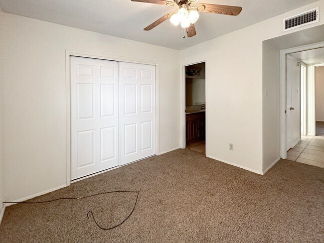 Building Photo - 4135 N Apodaca St