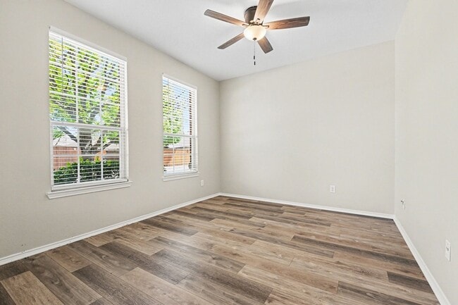 Building Photo - 1550 Charleston Dr