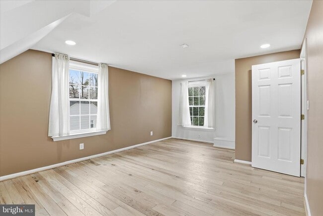 Building Photo - 3454 Tamarack Ct