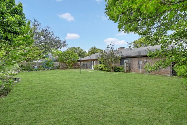 Building Photo - 1006 Tulane Dr