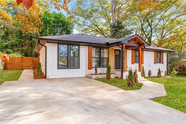 Building Photo - 1934 Pinedale Pl