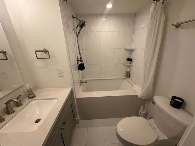 Building Photo - 1100 Scotia Dr