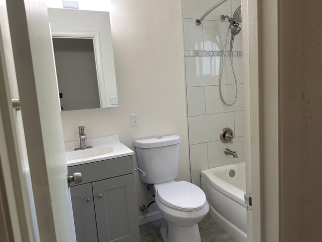 Building Photo - Completely remodeled 2 bedroom gem with 1 car garage Near the VA Hospital