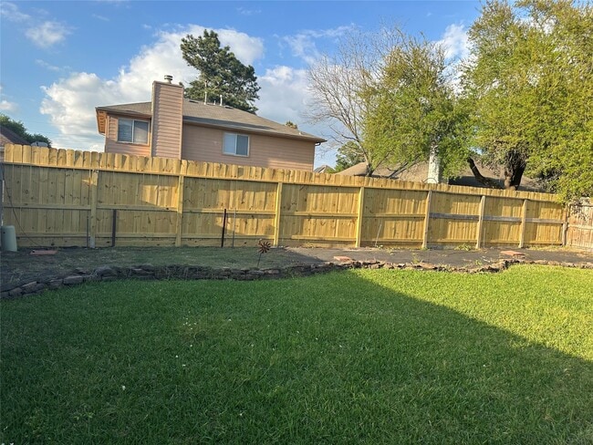 Building Photo - 14526 Chestnut Falls Dr