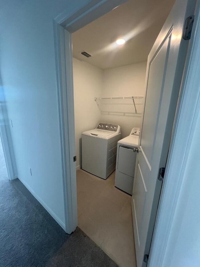 Building Photo - 19501 Fairhill Ct