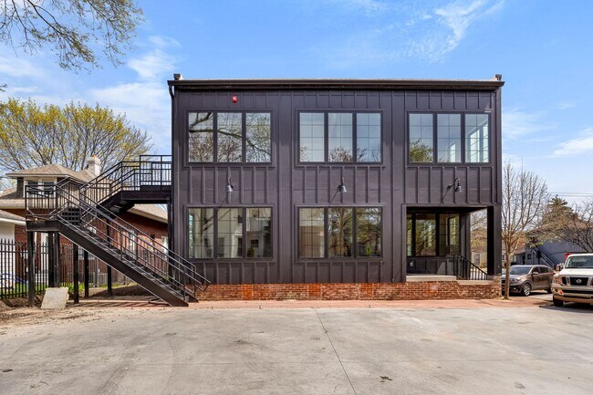 Building Photo - Thiel on 9th