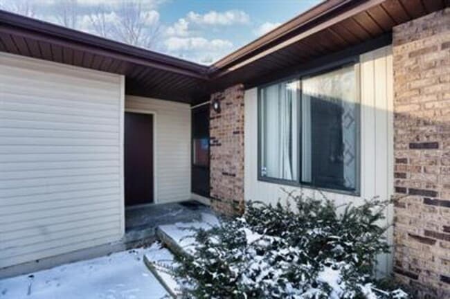 Building Photo - 2973 Englewood Ave SE