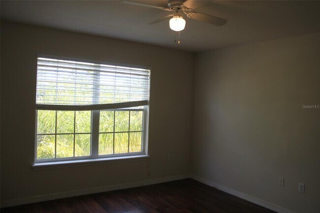 Building Photo - 3222 Hopewell Dr