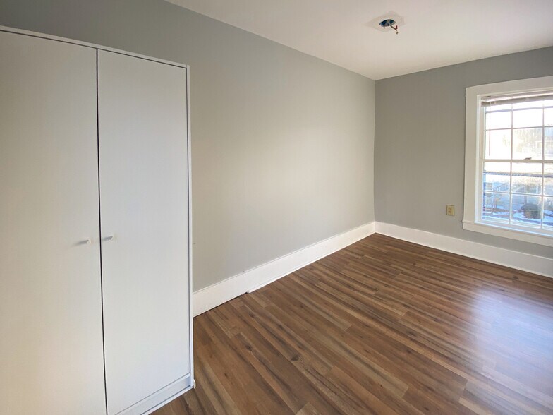 Building Photo - 181 Main St