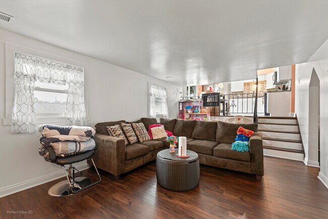 Building Photo - 1144 E 160th Pl