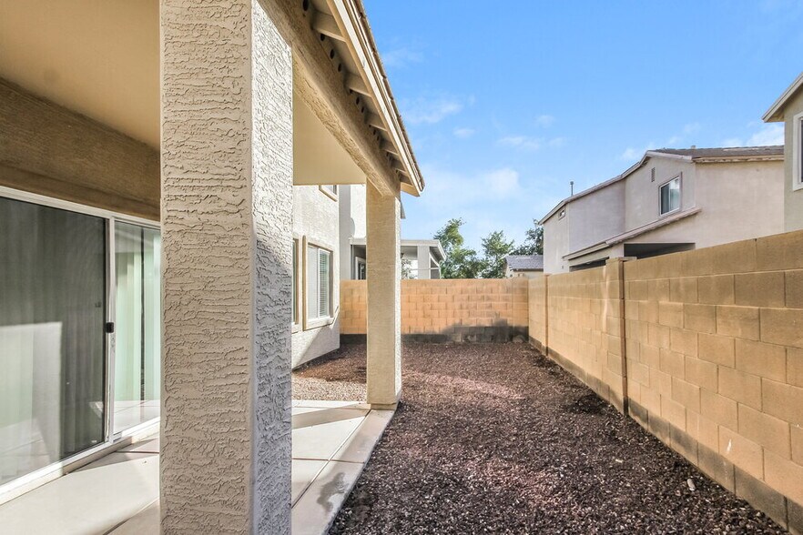 Building Photo - 3905 W Park St