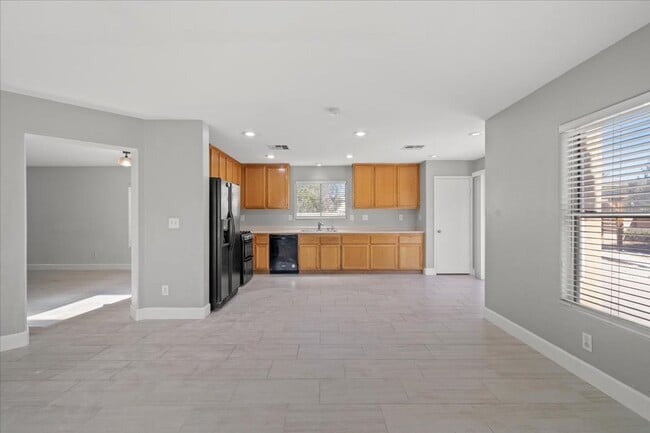 Building Photo - Stylish 4 Bedroom Living Meets Outdoor Fun
