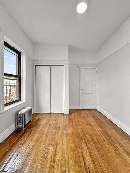 Building Photo - 292 E 3rd St