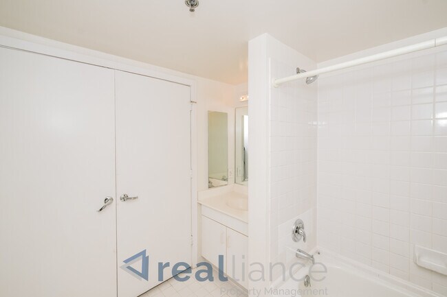 Building Photo - 1275 25th St NW