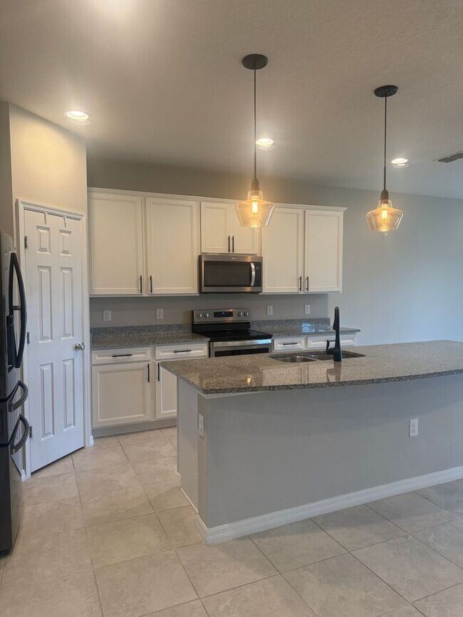 Building Photo - Beautiful and spacious Home in East Lake Preserve, Kissimmee