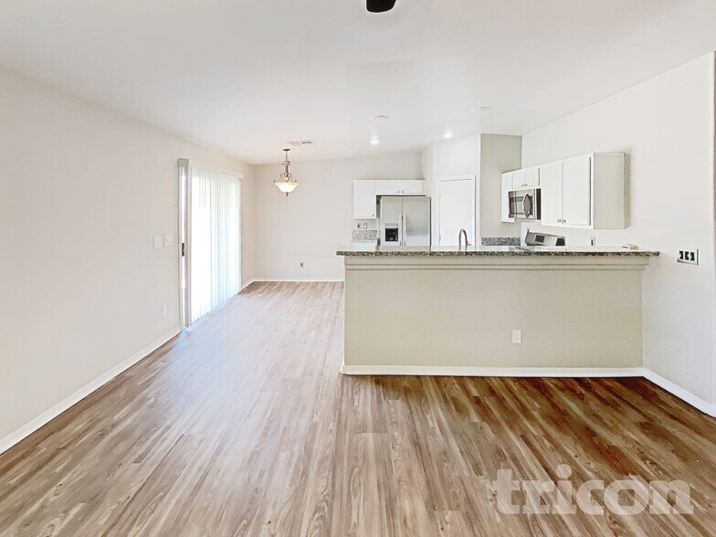 Building Photo - 8142 Dancing Ave