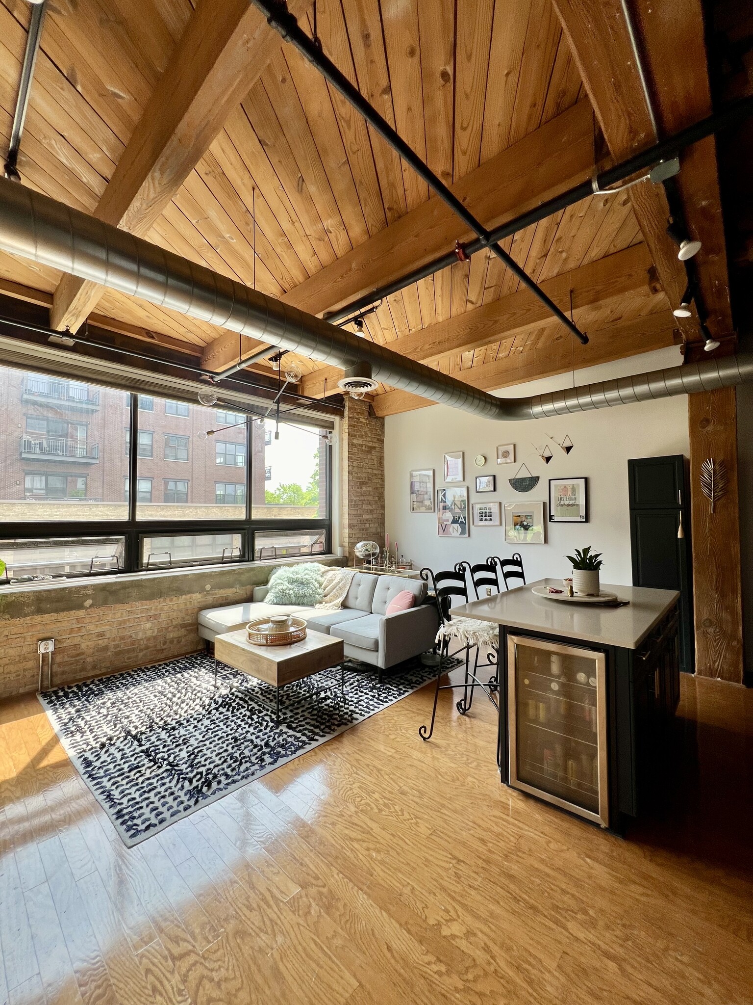 Building Photo - 234 E Reservoir Ave