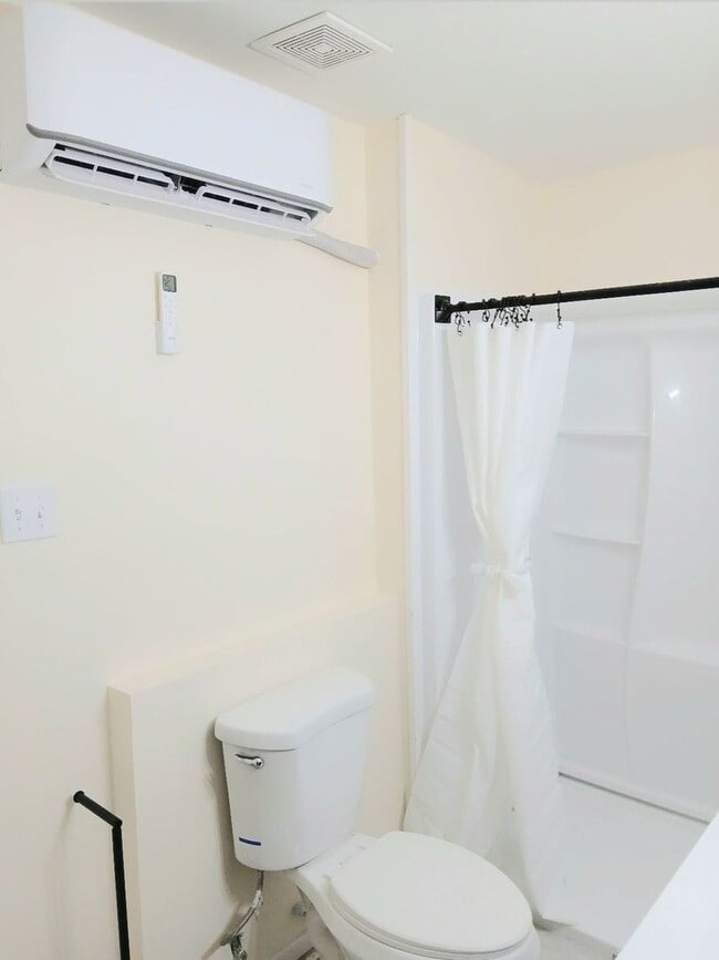 Building Photo - 408 Bowen Ave