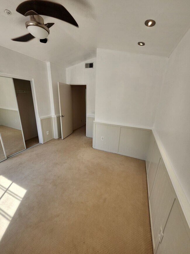 Building Photo - Beautiful two-story in Hunter's Ridge