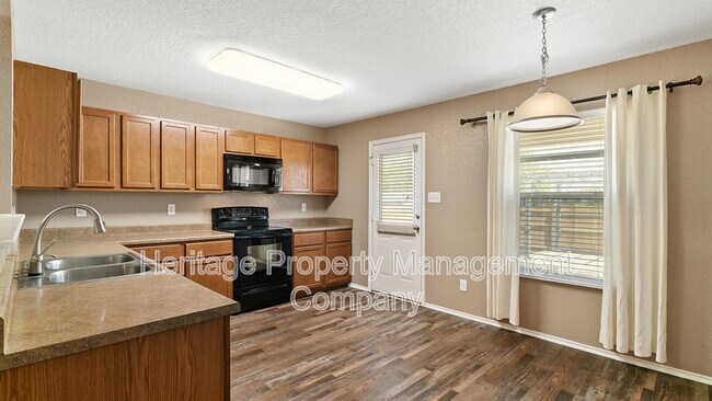 Building Photo - 233 Willow Crest