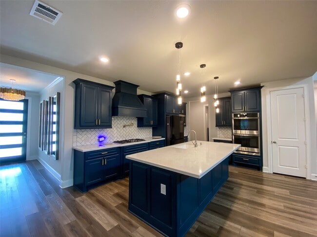 Building Photo - 10011 Serenity Grv Dr