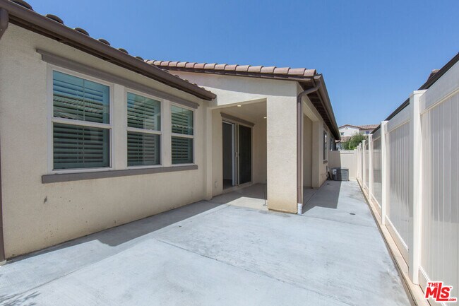 Building Photo - 10922 Mesa Ct