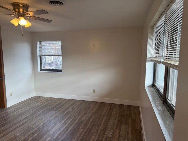 Building Photo - 1748 Jancey St