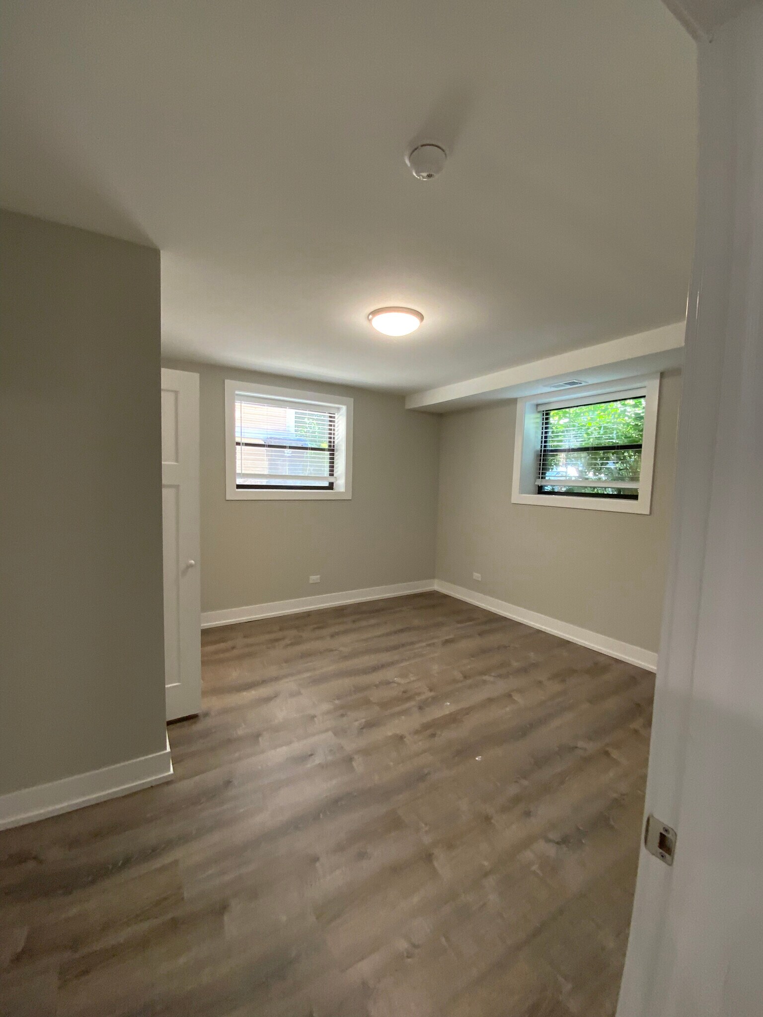 Building Photo - 1143 Maple Ave