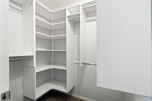 Building Photo - 14081 SW Viewpoint Ct