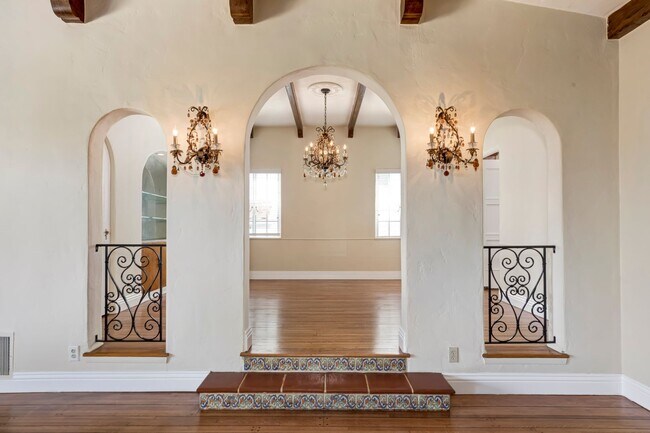Building Photo - Classic Spanish Elegance Steps from Beverly Hills