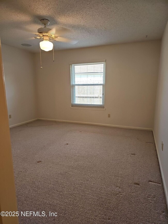 Building Photo - 12639 Enchanted Hollow Dr