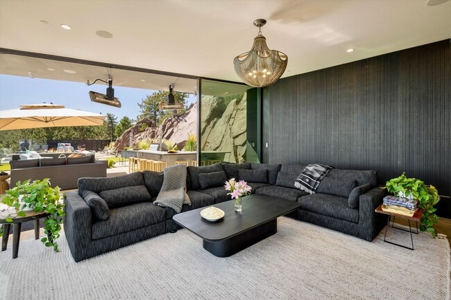 Building Photo - Private Foothills Sanctuary Minutes from D...