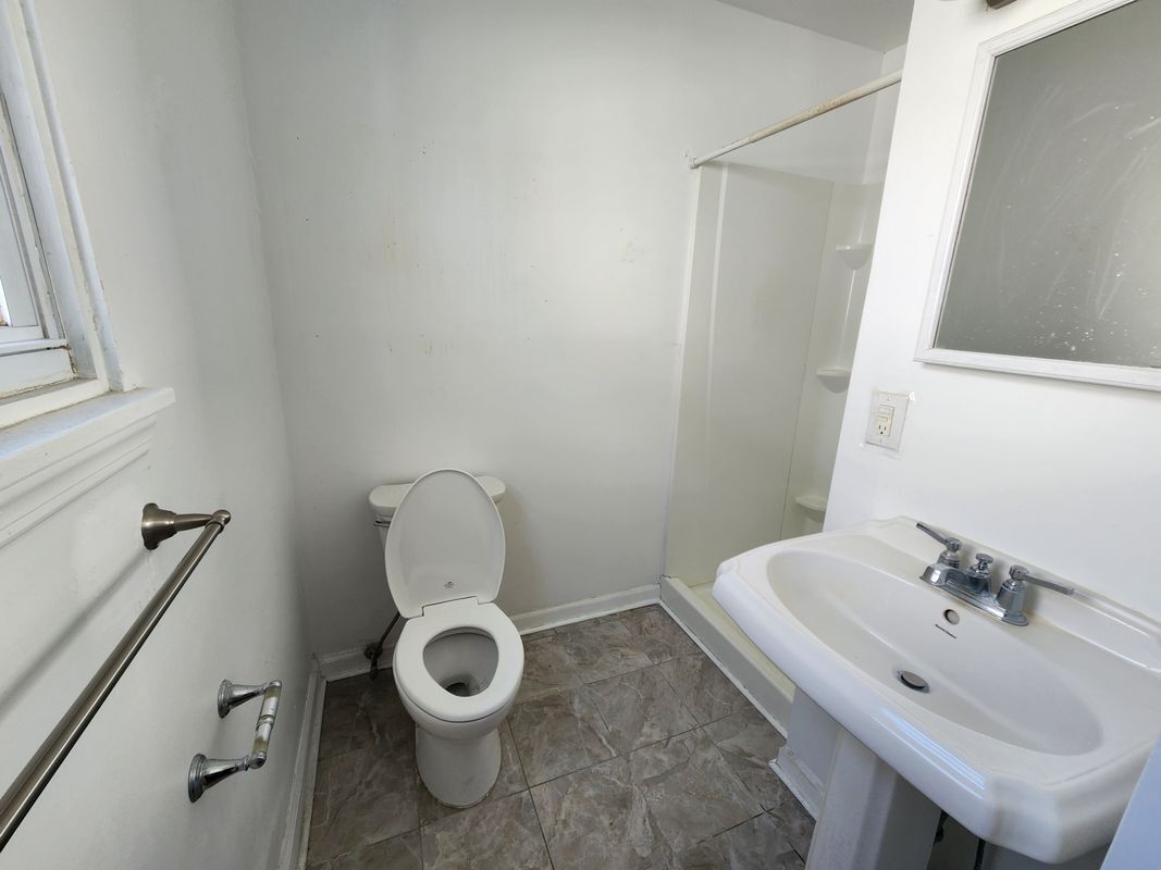 Building Photo - 106-108 North Dudley Avenue, 1st Floor