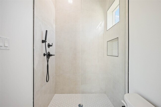 Building Photo - 4202 Kewanee St