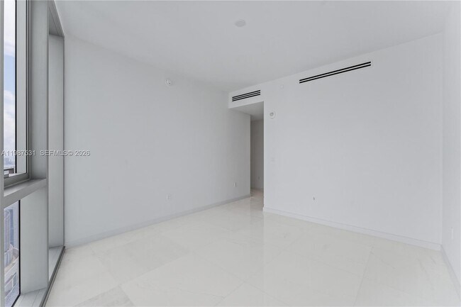 Building Photo - 300 Biscayne Blvd Way