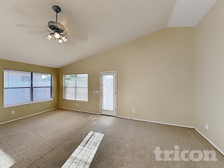 Building Photo - 3021 S Woodruff