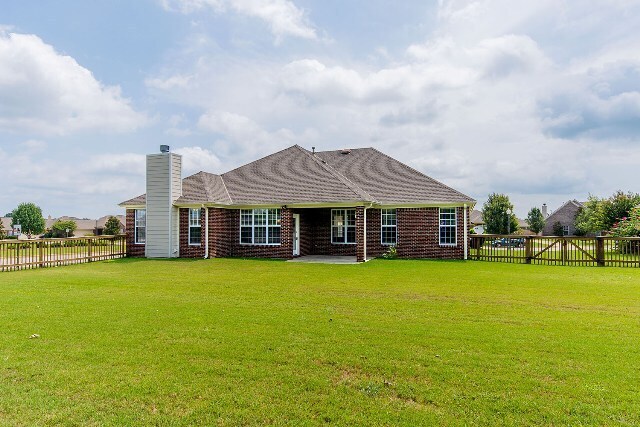 Building Photo - 9500 Helmsley Cir