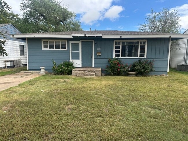 Primary Photo - 4409 S Travis St